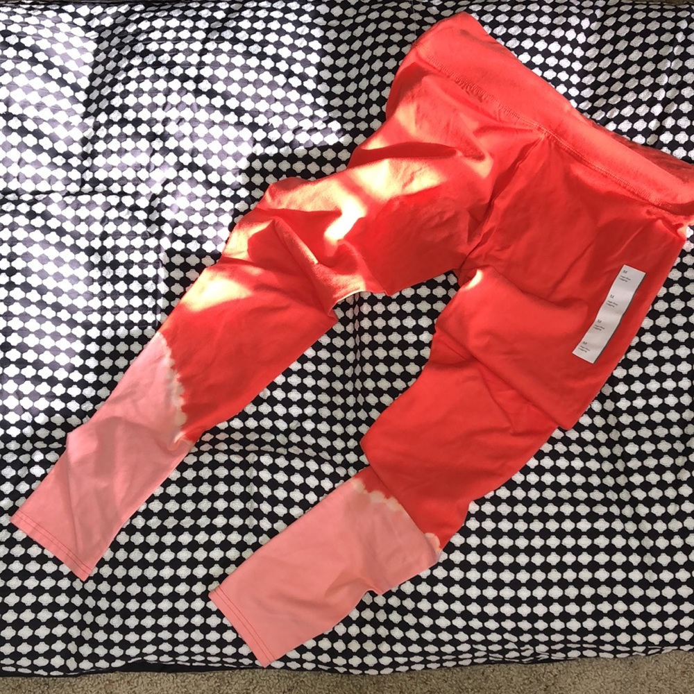NWT-High-Rise Leggings..CUTE!